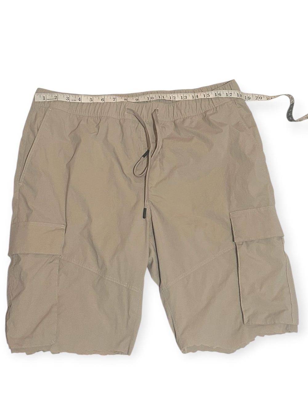 H&M Men's Slim Fit XL Cut Off Cargo Shorts in Khaki Beige